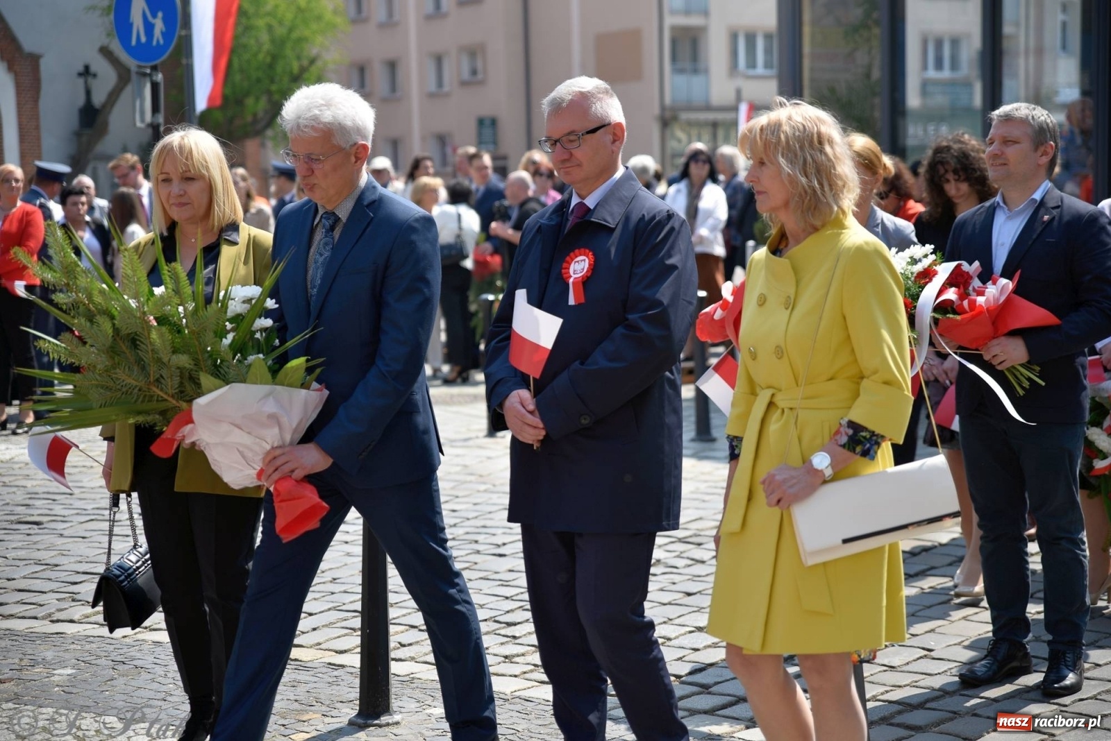 Zdjęcie w galerii na portalu naszraciborz.pl: 11 listopada w tym samym miejscu. Jak wiele się zmieniło od tamtej daty? wiadomości z regionu