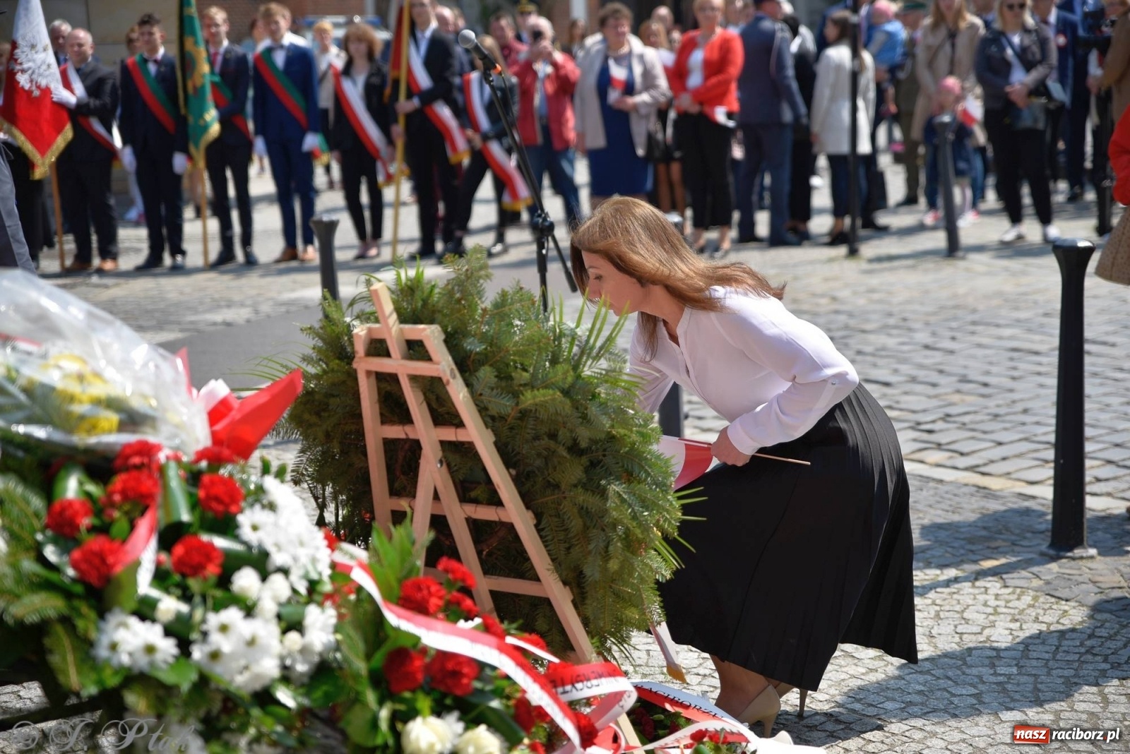 Zdjęcie w galerii na portalu naszraciborz.pl: 11 listopada w tym samym miejscu. Jak wiele się zmieniło od tamtej daty? wiadomości z regionu