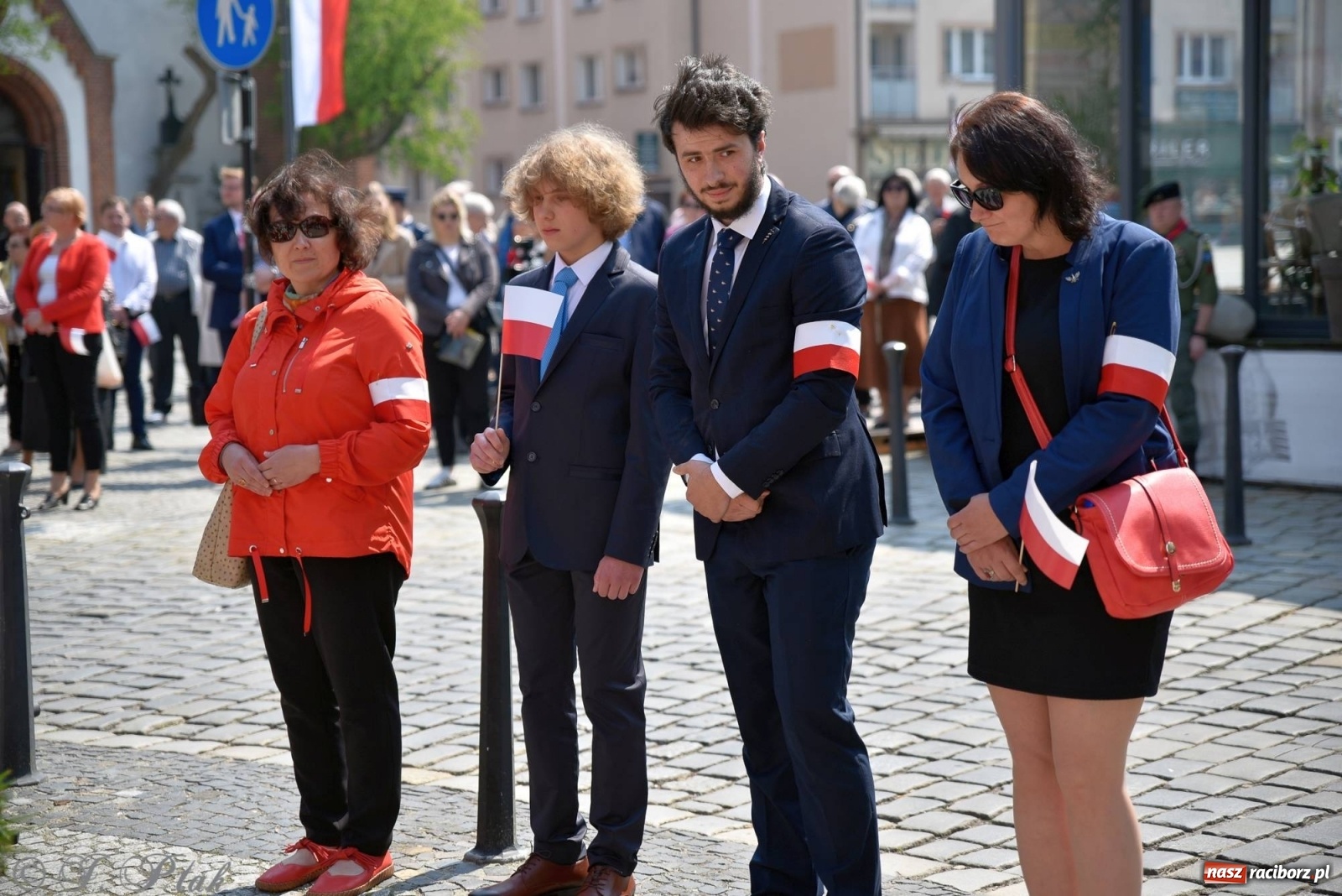 Zdjęcie w galerii na portalu naszraciborz.pl: 11 listopada w tym samym miejscu. Jak wiele się zmieniło od tamtej daty? wiadomości z regionu