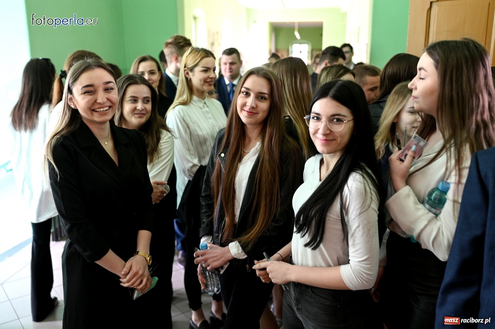 Zdjęcie w galerii na portalu naszraciborz.pl: Pan Tadeusz, Noce i dnie oraz Najkrótsza definicja życia na maturze z polskiego [FOTO z EKONOMIKA] wiadomości z regionu