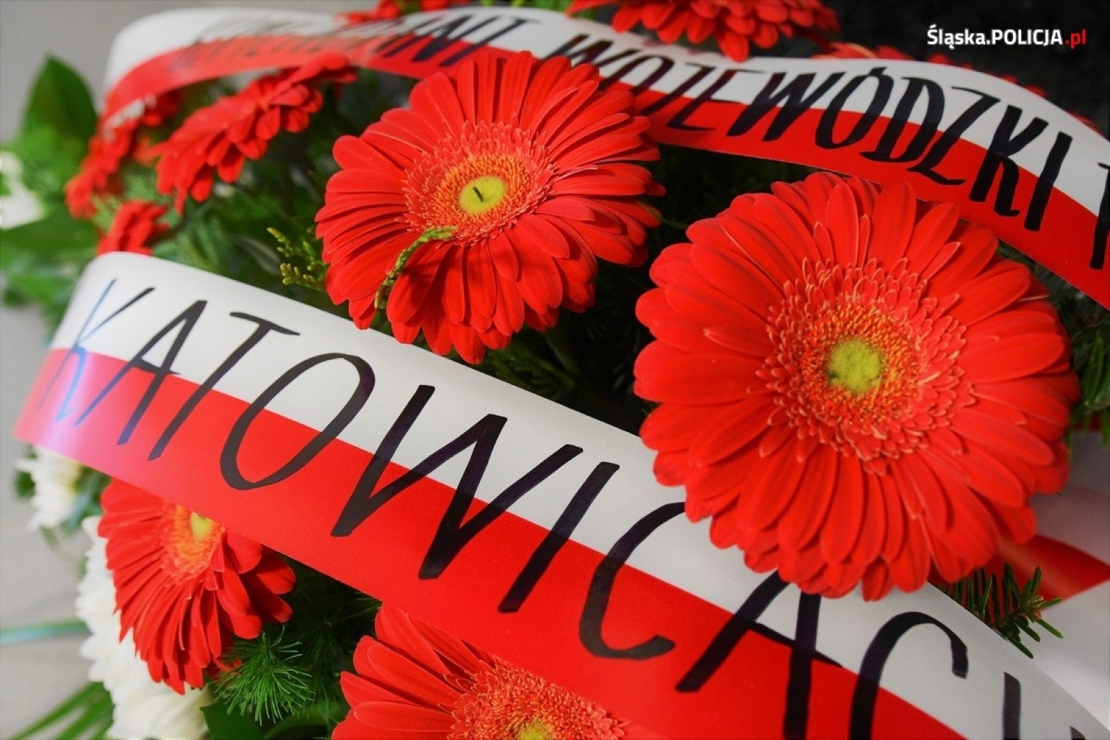Zdjęcie w galerii na portalu naszraciborz.pl: Dowództwo śląskiej policji oddało hołd śp. Michałowi Kędzierskiemu wiadomości z regionu