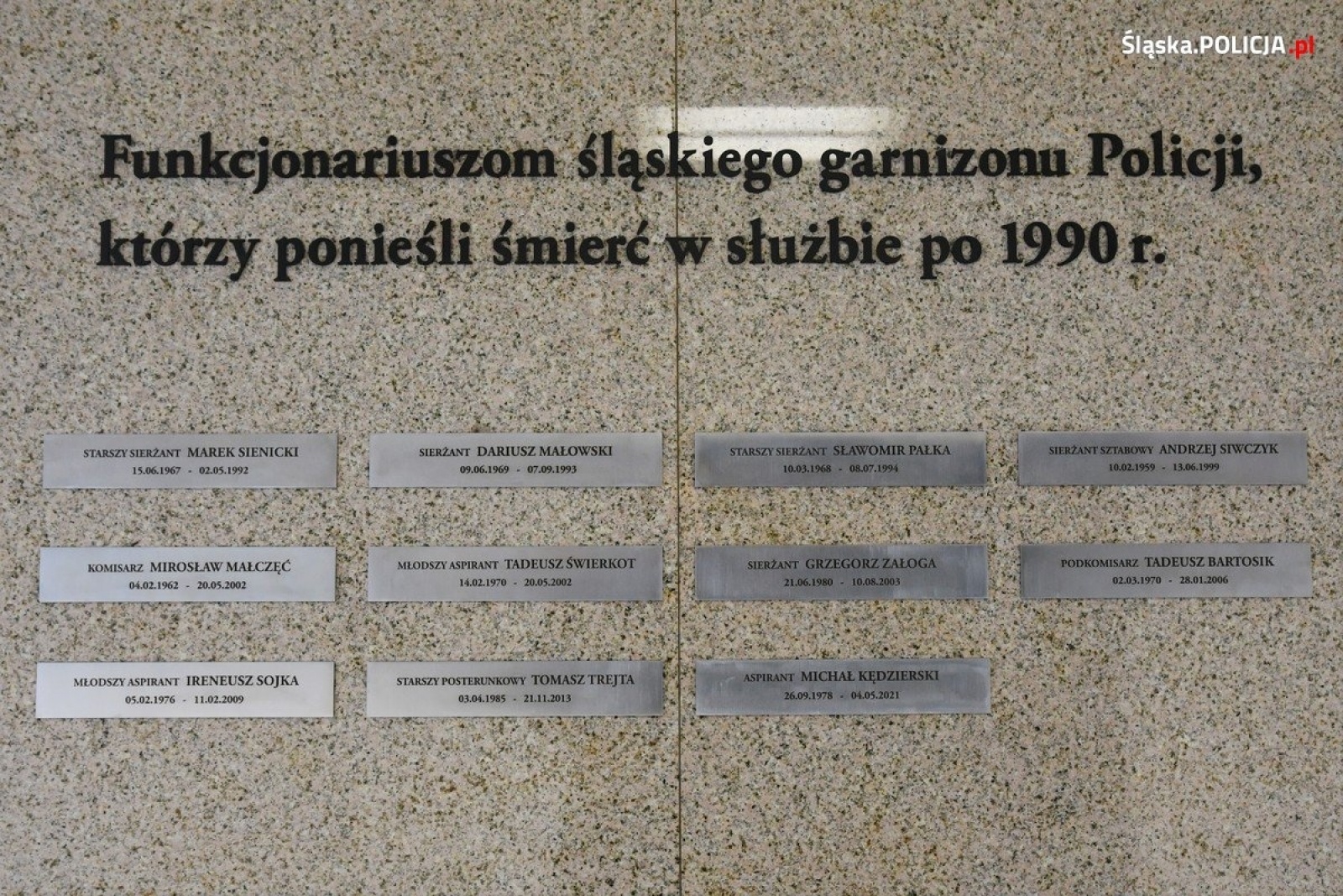 Zdjęcie w galerii na portalu naszraciborz.pl: Dowództwo śląskiej policji oddało hołd śp. Michałowi Kędzierskiemu wiadomości z regionu