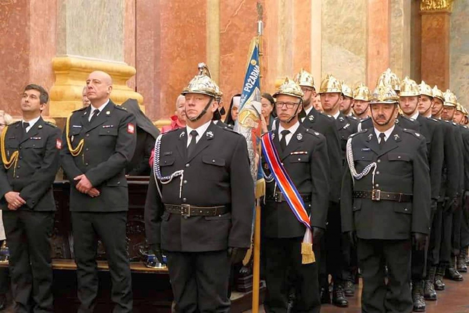 Zdjęcie w galerii na portalu naszraciborz.pl: Strażackie święto na Jasnej Górze z udziałem strażaków z naszego regionu wiadomości z regionu