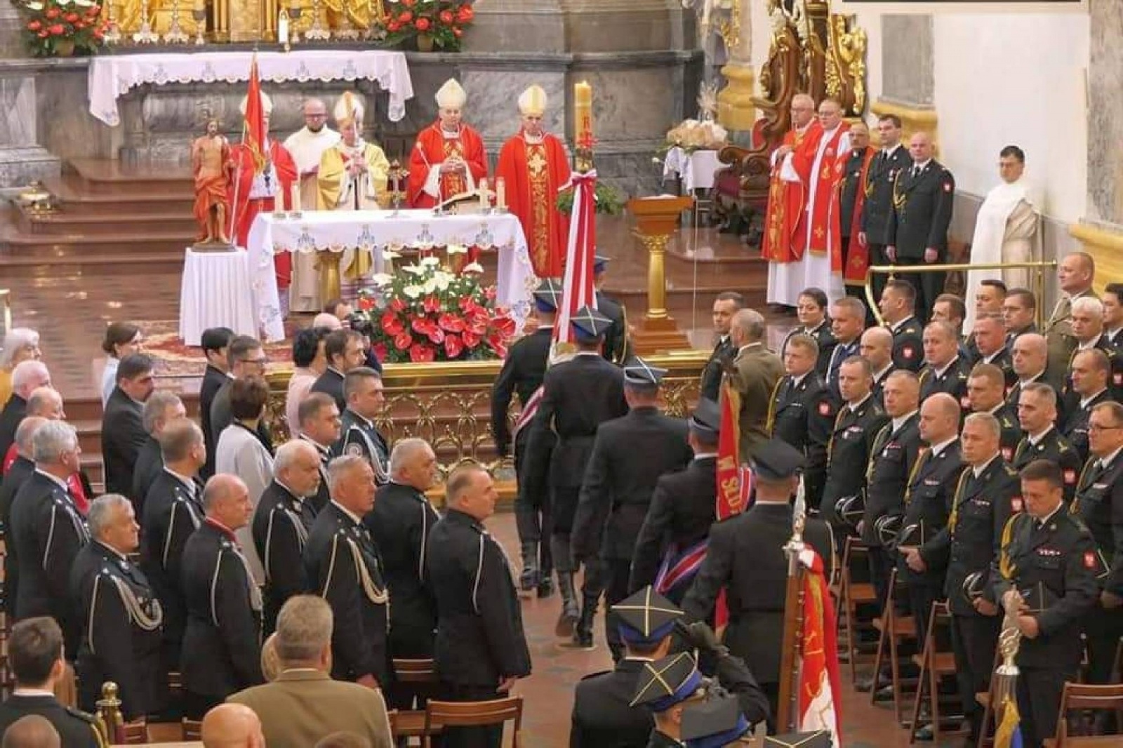 Zdjęcie w galerii na portalu naszraciborz.pl: Strażackie święto na Jasnej Górze z udziałem strażaków z naszego regionu wiadomości z regionu