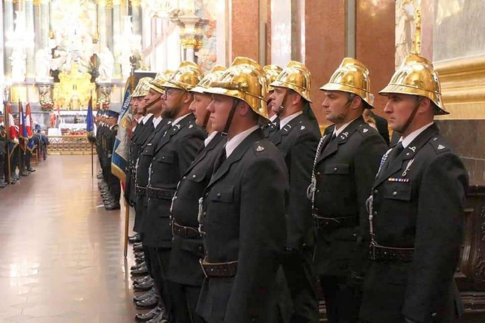 Zdjęcie w galerii na portalu naszraciborz.pl: Strażackie święto na Jasnej Górze z udziałem strażaków z naszego regionu wiadomości z regionu