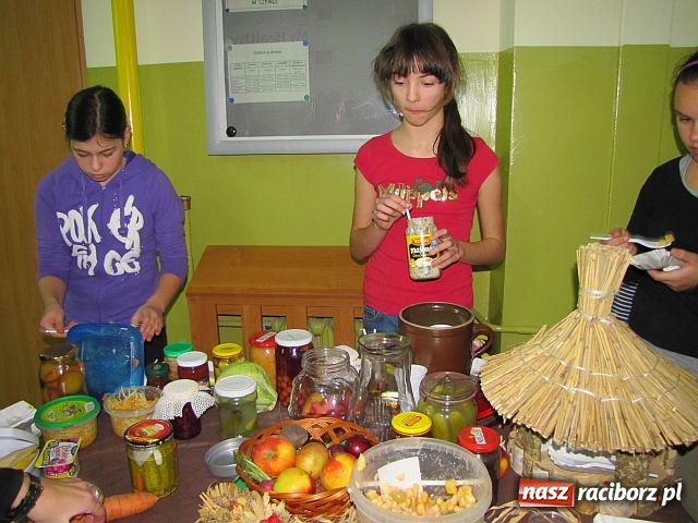 Zdjęcie w galerii na portalu naszraciborz.pl: Zdrowo i smakowicie w SP1 wiadomości z regionu