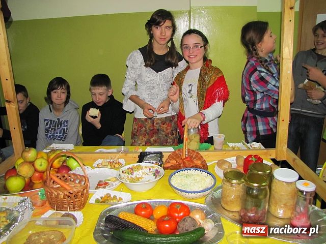 Zdjęcie w galerii na portalu naszraciborz.pl: Zdrowo i smakowicie w SP1 wiadomości z regionu