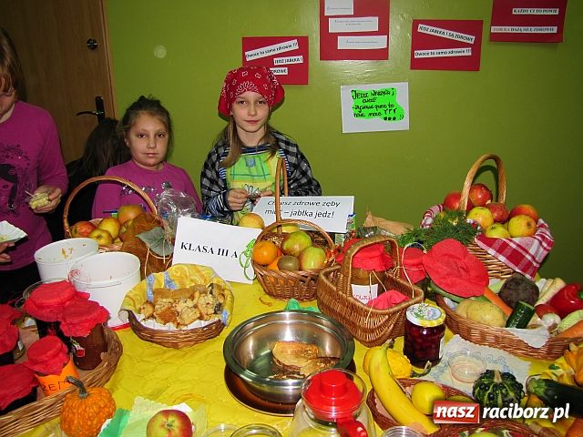 Zdjęcie w galerii na portalu naszraciborz.pl: Zdrowo i smakowicie w SP1 wiadomości z regionu