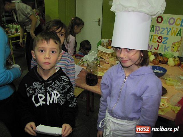 Zdjęcie w galerii na portalu naszraciborz.pl: Zdrowo i smakowicie w SP1 wiadomości z regionu