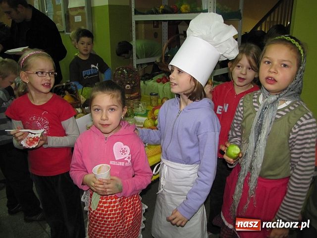 Zdjęcie w galerii na portalu naszraciborz.pl: Zdrowo i smakowicie w SP1 wiadomości z regionu