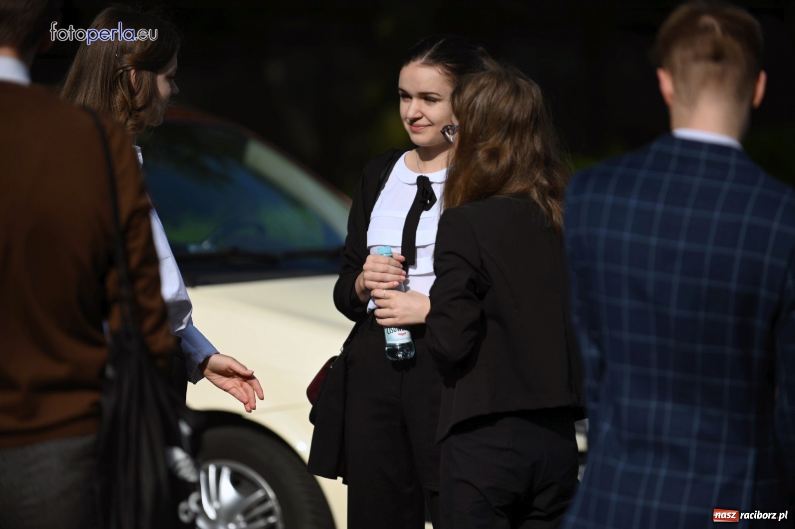 Zdjęcie w galerii na portalu naszraciborz.pl: Humory rankiem dopisywały [matura w II LO] wiadomości z regionu