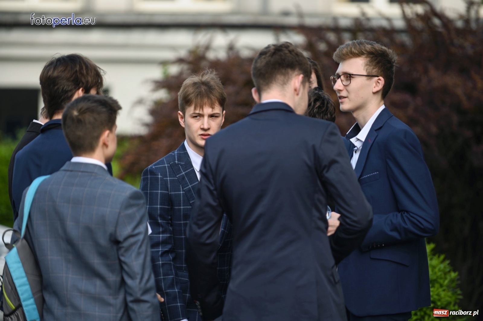 Zdjęcie w galerii na portalu naszraciborz.pl: Humory rankiem dopisywały [matura w II LO] wiadomości z regionu