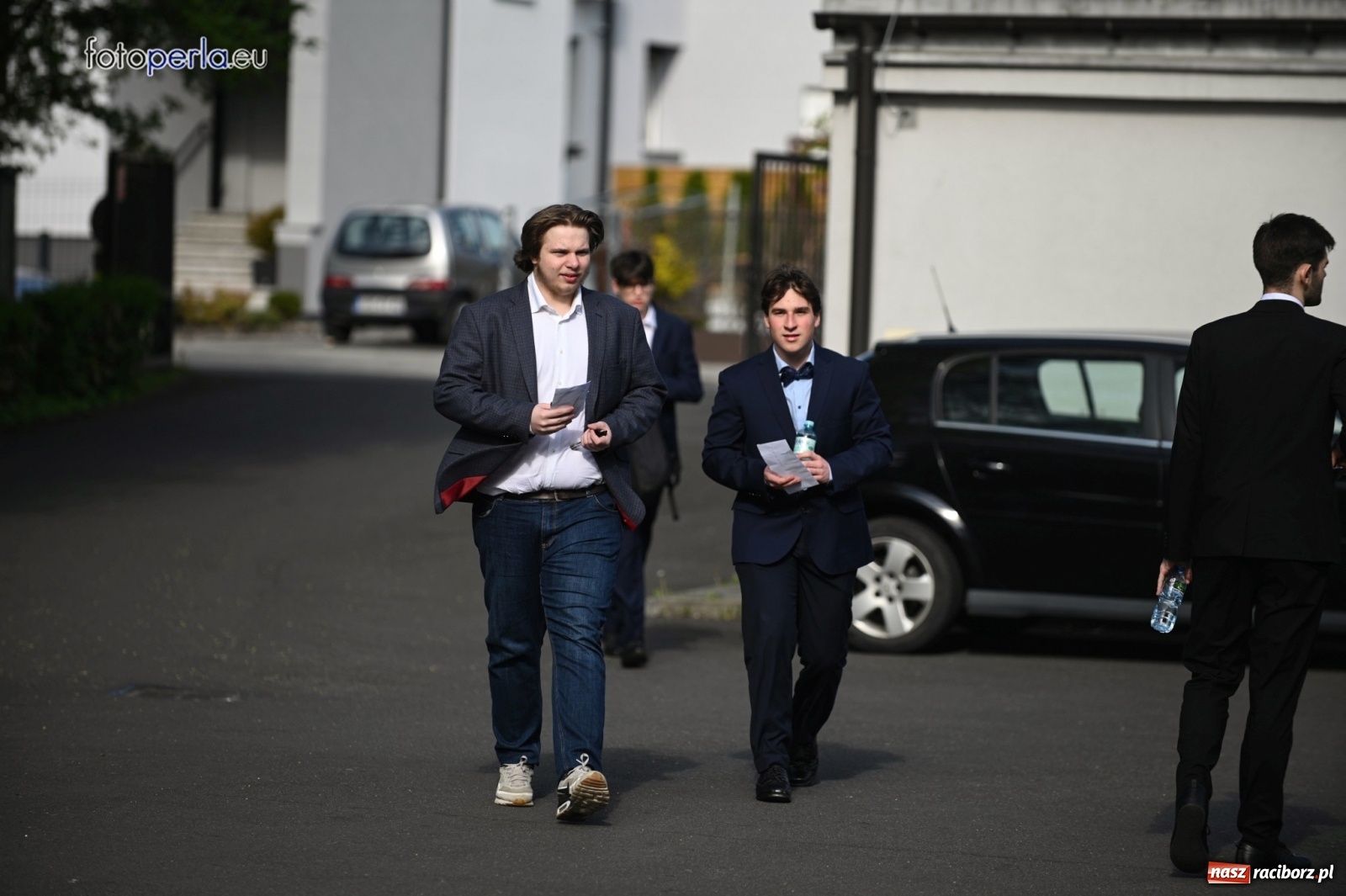 Zdjęcie w galerii na portalu naszraciborz.pl: Humory rankiem dopisywały [matura w II LO] wiadomości z regionu