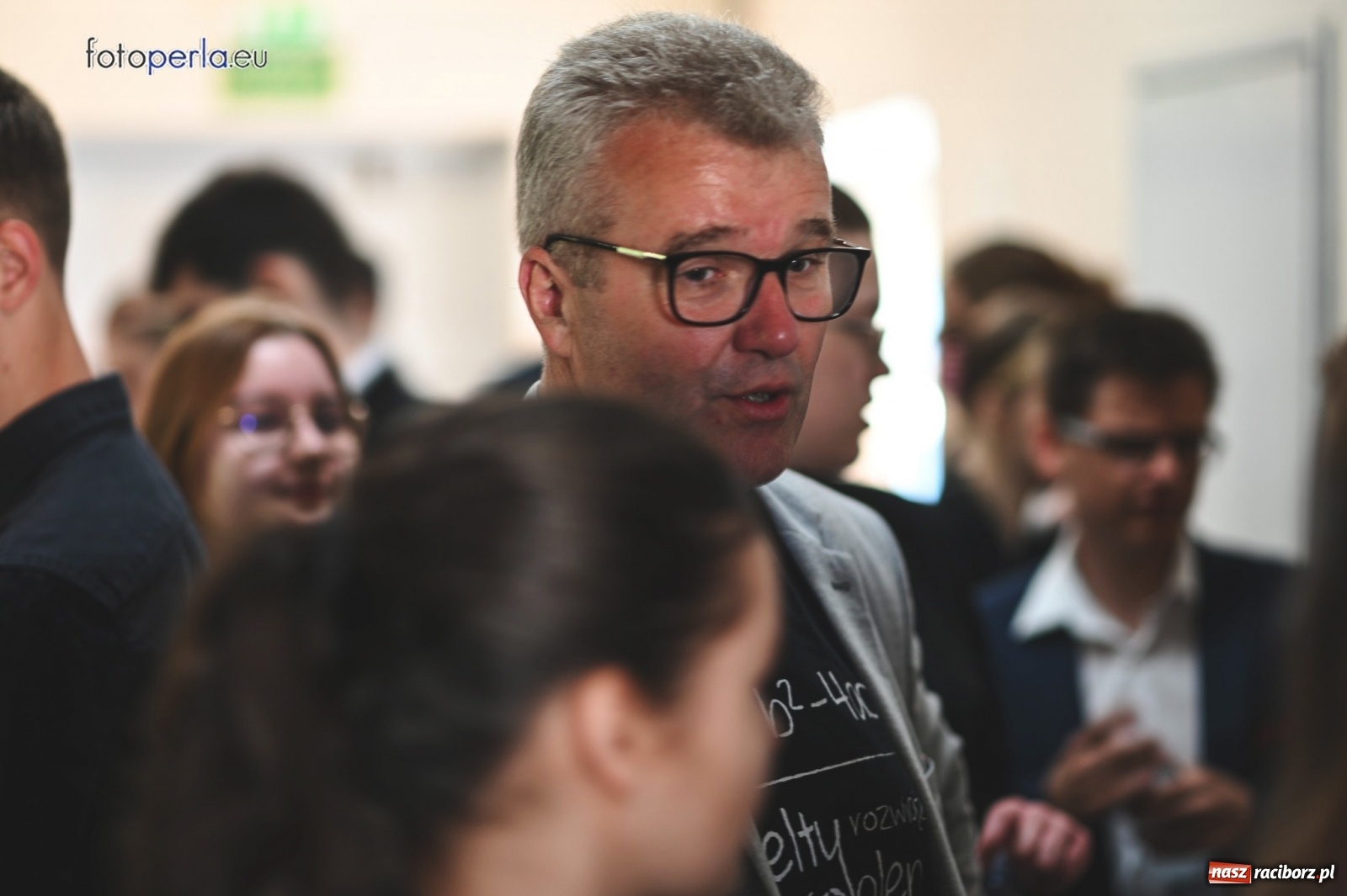 Zdjęcie w galerii na portalu naszraciborz.pl: Humory rankiem dopisywały [matura w II LO] wiadomości z regionu