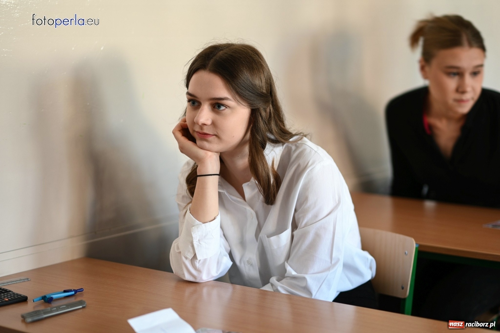 Zdjęcie w galerii na portalu naszraciborz.pl: Humory rankiem dopisywały [matura w II LO] wiadomości z regionu