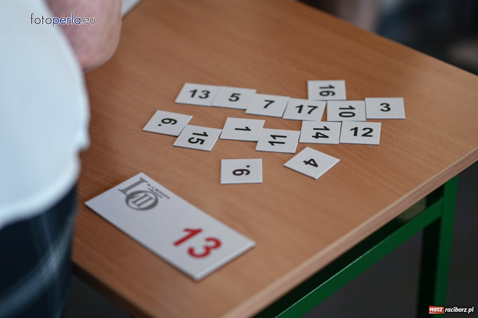 Zdjęcie w galerii na portalu naszraciborz.pl: Humory rankiem dopisywały [matura w II LO] wiadomości z regionu