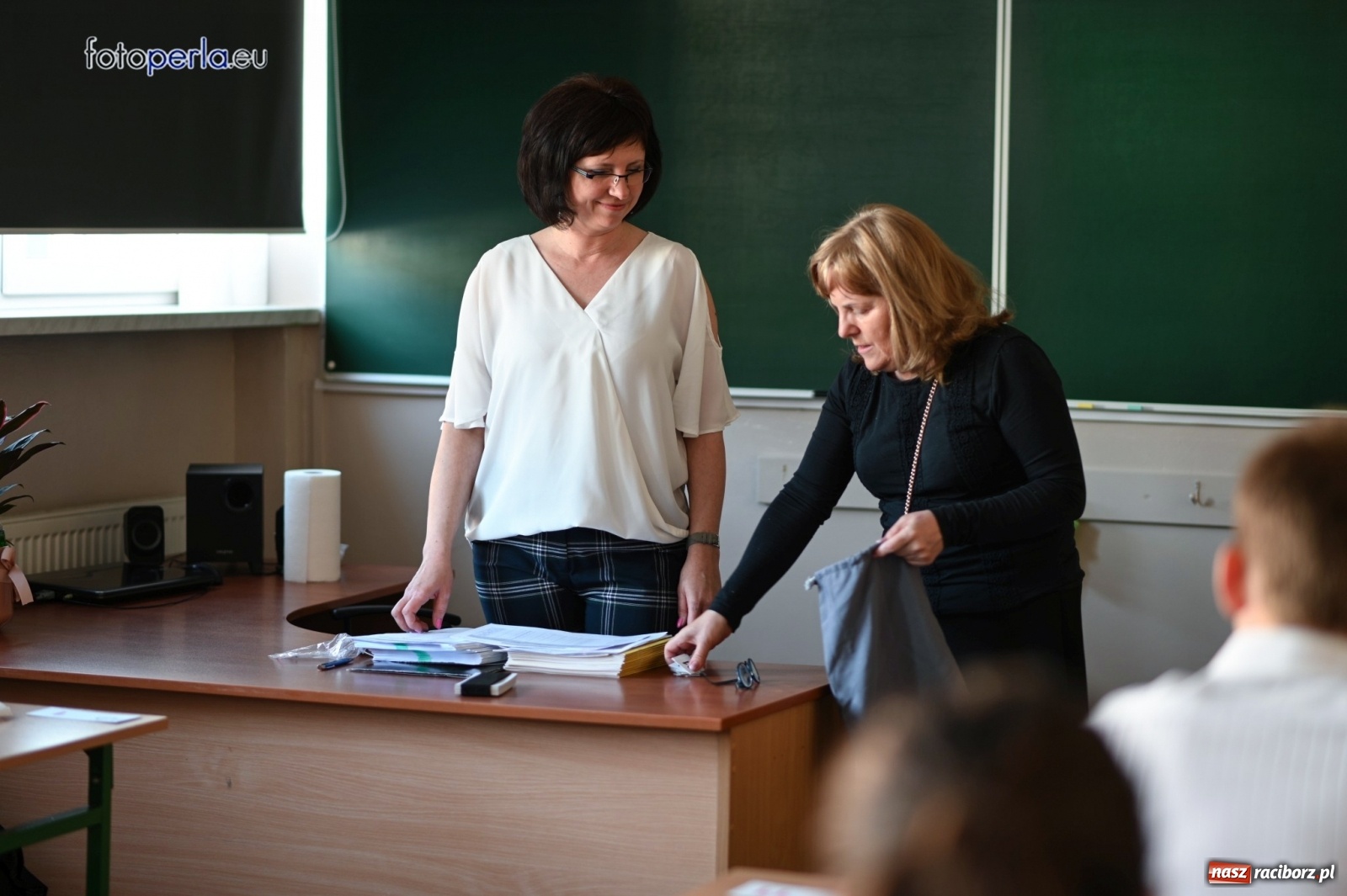 Zdjęcie w galerii na portalu naszraciborz.pl: Humory rankiem dopisywały [matura w II LO] wiadomości z regionu