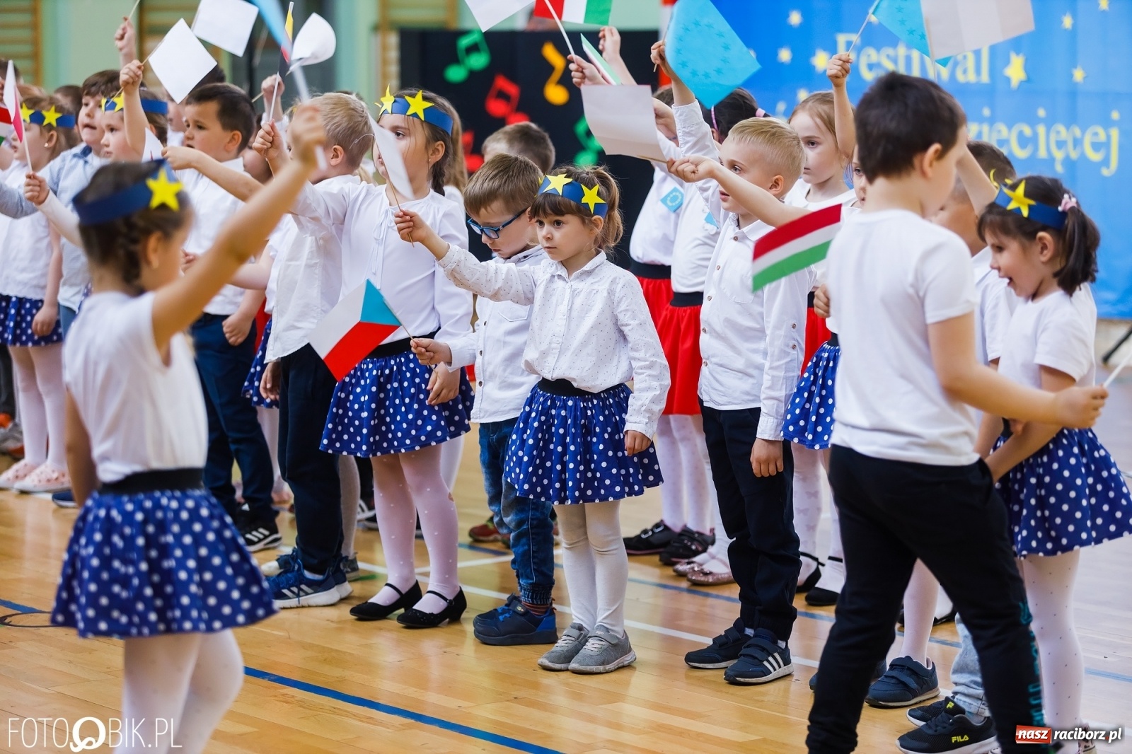 Zdjęcie w galerii na portalu naszraciborz.pl: Festiwal Twórczości Dziecięcej w Arenie Rafako wiadomości z regionu