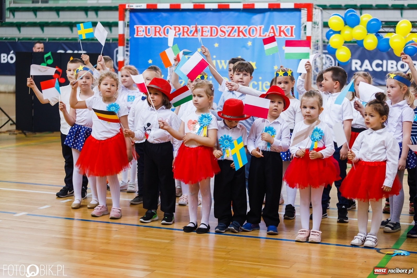 Zdjęcie w galerii na portalu naszraciborz.pl: Festiwal Twórczości Dziecięcej w Arenie Rafako wiadomości z regionu