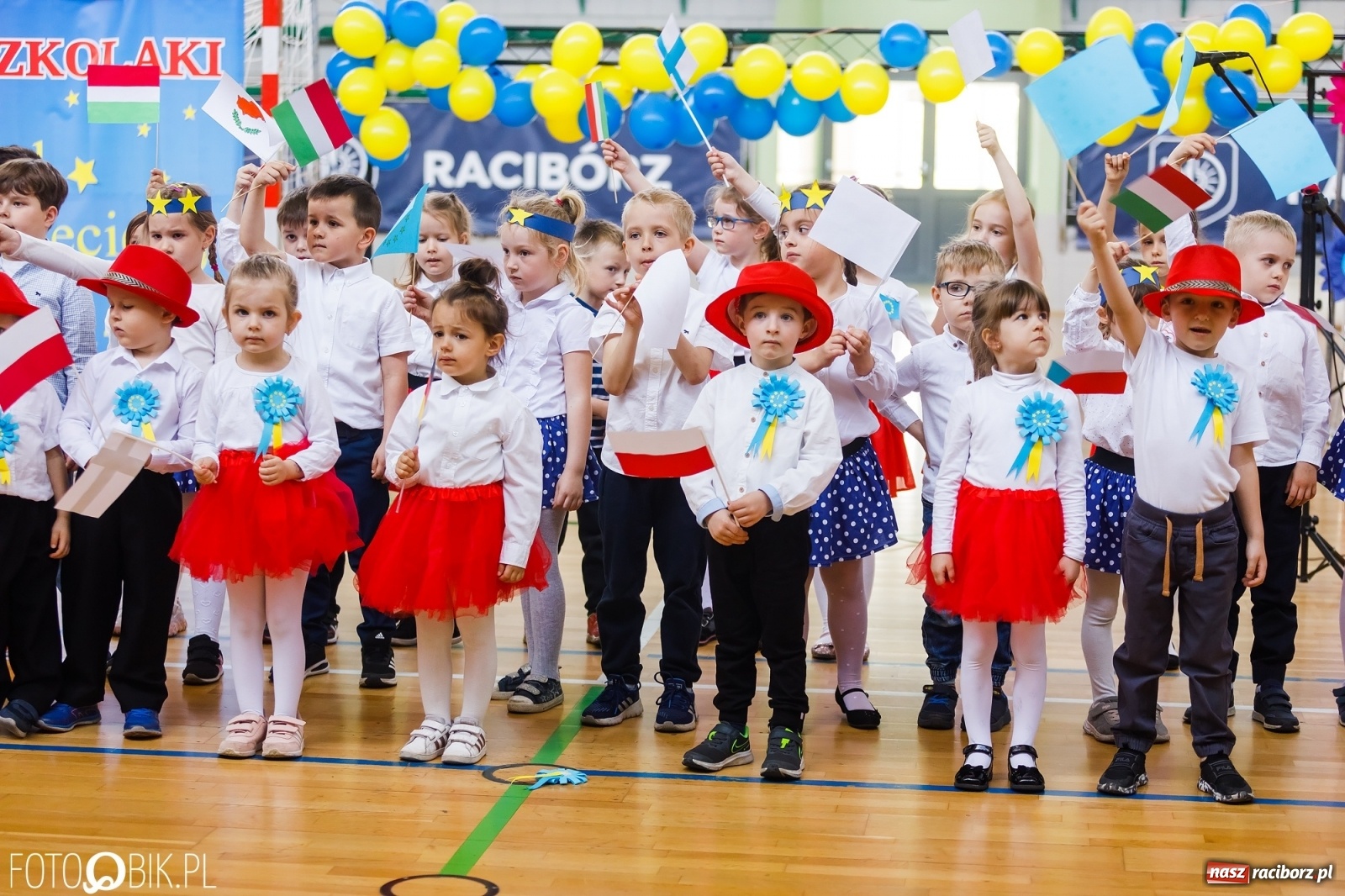 Zdjęcie w galerii na portalu naszraciborz.pl: Festiwal Twórczości Dziecięcej w Arenie Rafako wiadomości z regionu