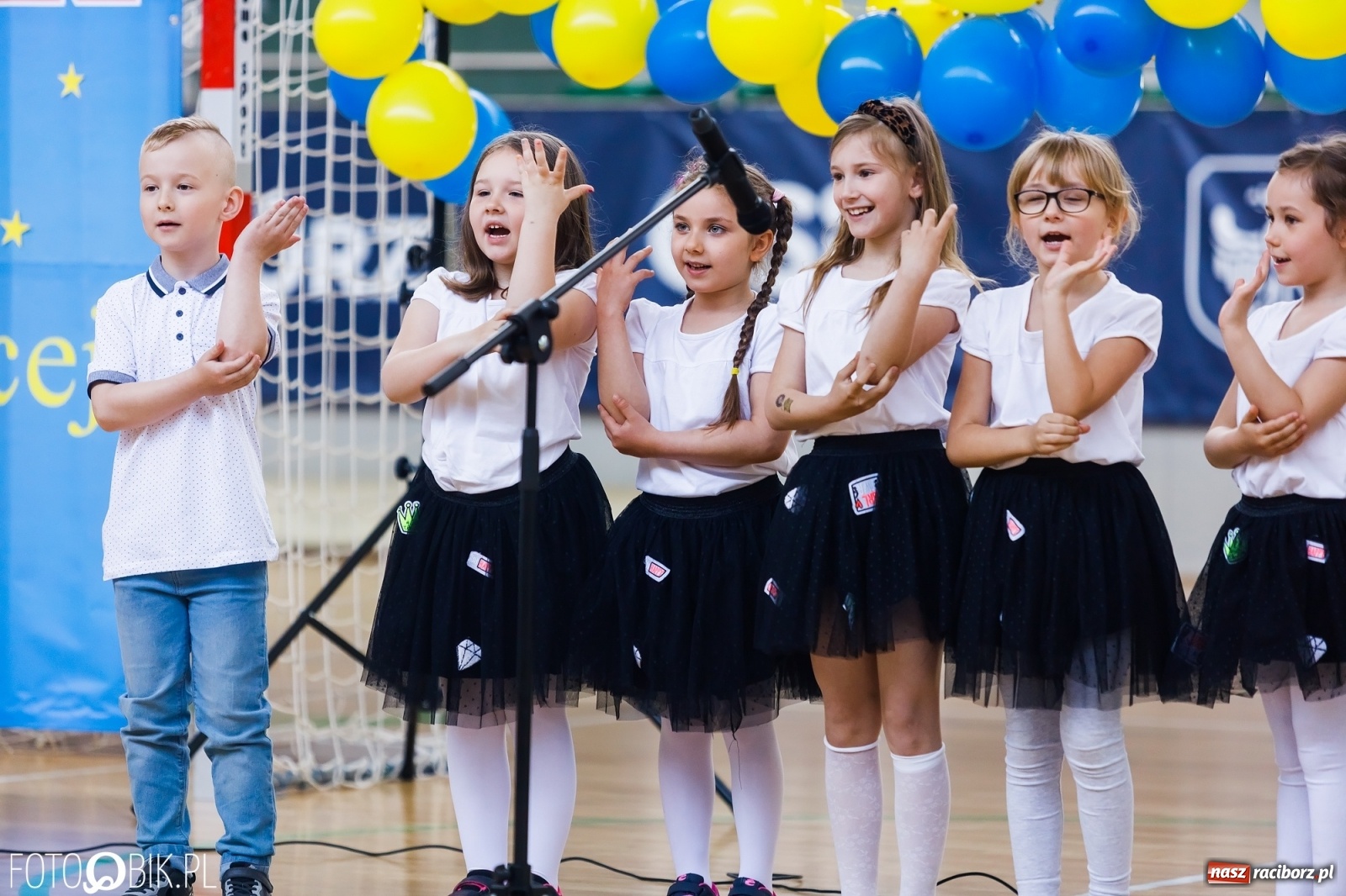Zdjęcie w galerii na portalu naszraciborz.pl: Festiwal Twórczości Dziecięcej w Arenie Rafako wiadomości z regionu