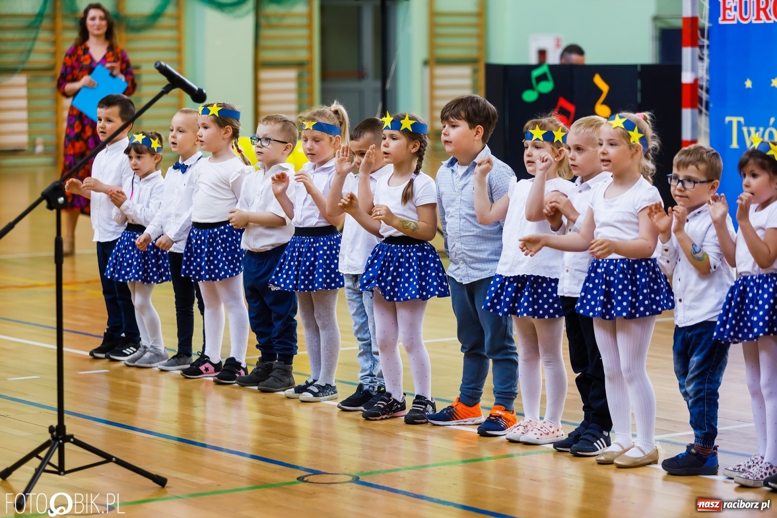 Zdjęcie w galerii na portalu naszraciborz.pl: Festiwal Twórczości Dziecięcej w Arenie Rafako wiadomości z regionu