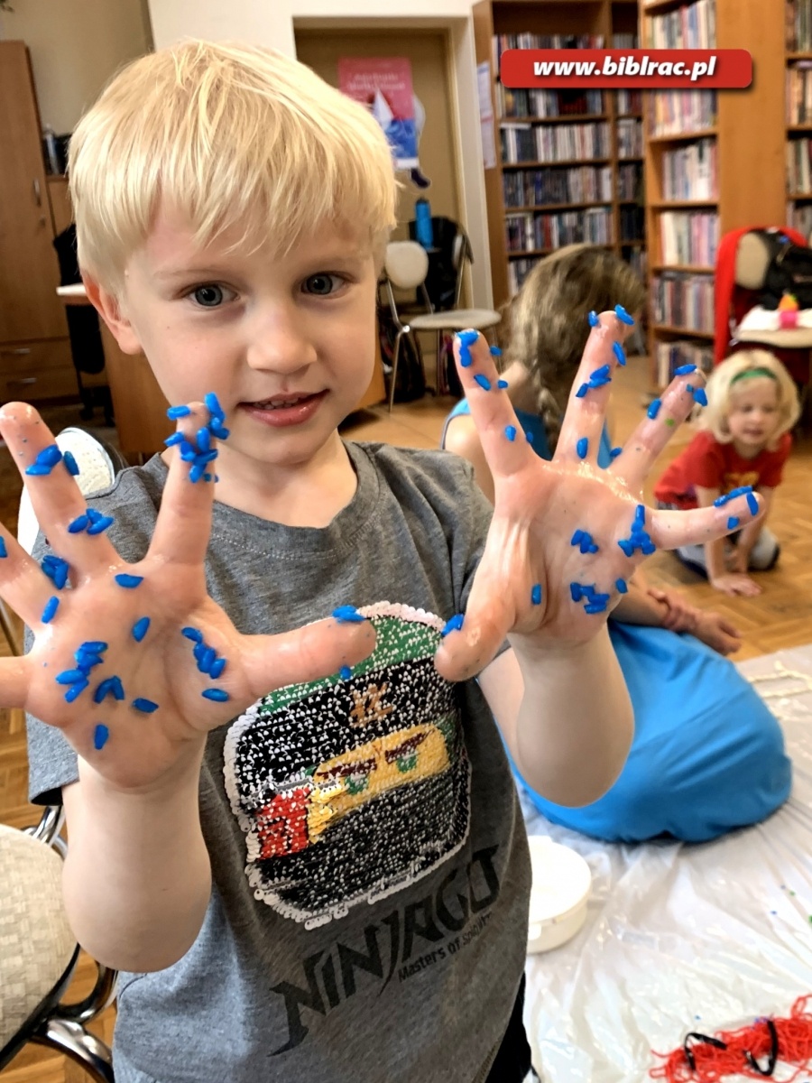 Zdjęcie w galerii na portalu naszraciborz.pl: Bosymi stopami po dywanie z makaronu wiadomości z regionu