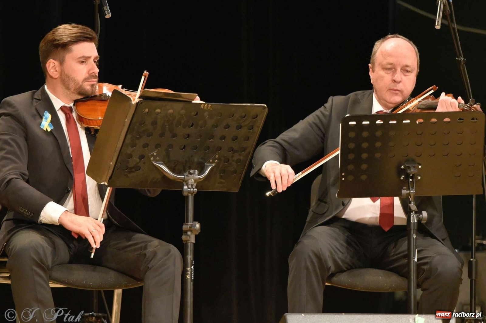 Zdjęcie w galerii na portalu naszraciborz.pl: 45 lat wspólnie na scenie. Alicja Majewska i Włodzimierz Korcz dziś w Raciborzu wiadomości z regionu