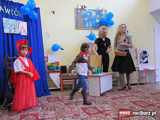 Zdjęcie w galerii na portalu naszraciborz.pl: Bajkowo i kolorowo w P 15 wiadomości z regionu