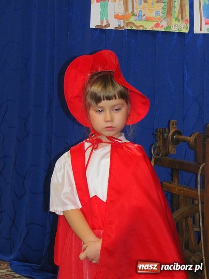 Zdjęcie w galerii na portalu naszraciborz.pl: Bajkowo i kolorowo w P 15 wiadomości z regionu