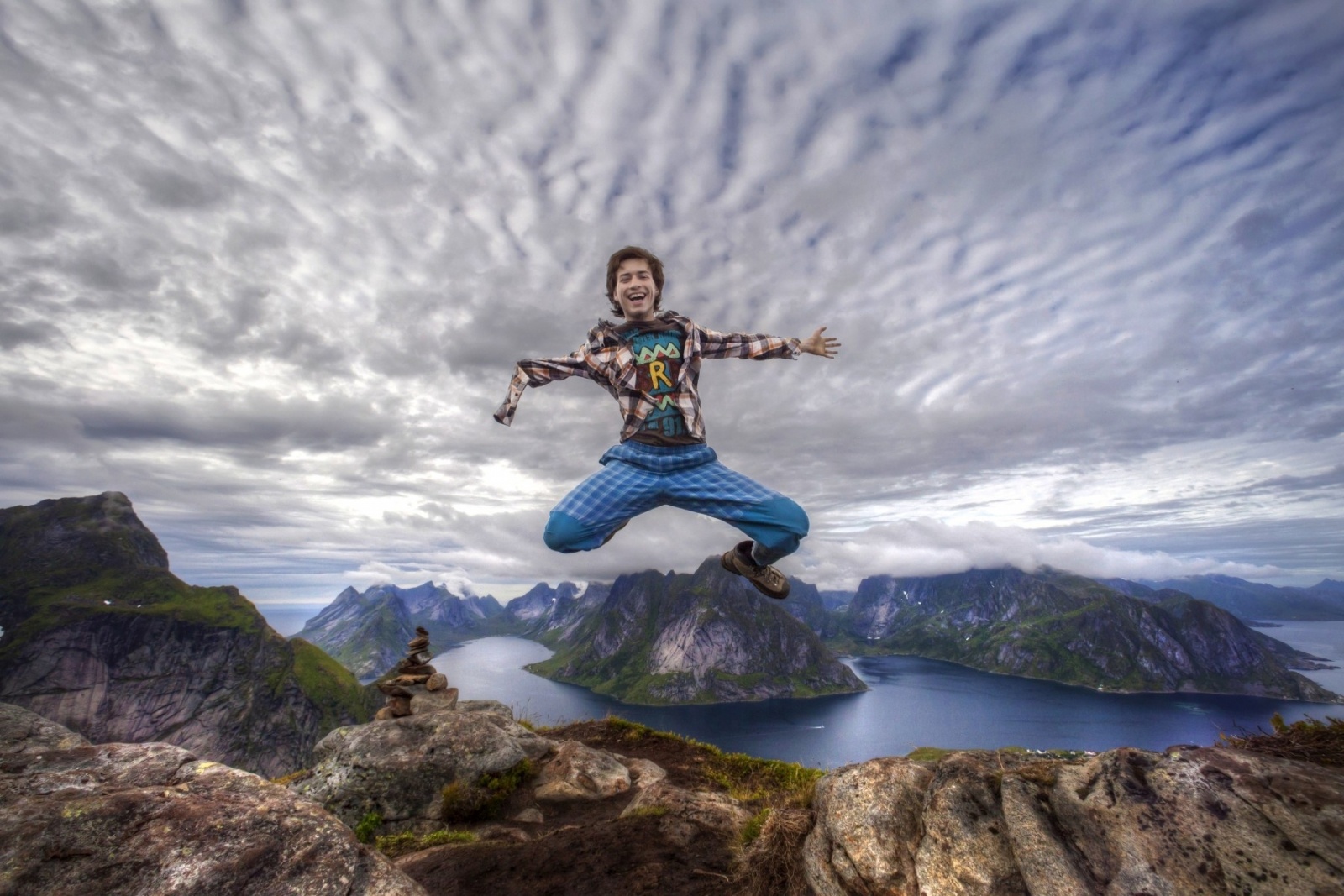 Zdjęcie w galerii na portalu naszraciborz.pl: Jan Mela w raciborskiej bibliotece wiadomości z regionu