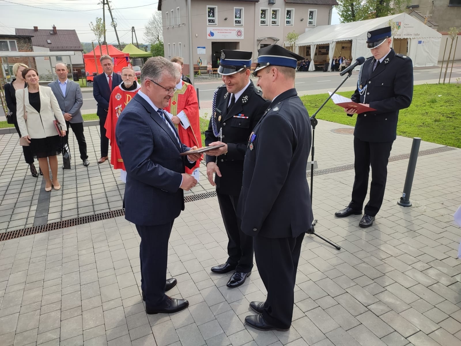 Zdjęcie w galerii na portalu naszraciborz.pl: Strażacki capstrzyk i poświęcenie wozu w Bieńkowicach wiadomości z regionu