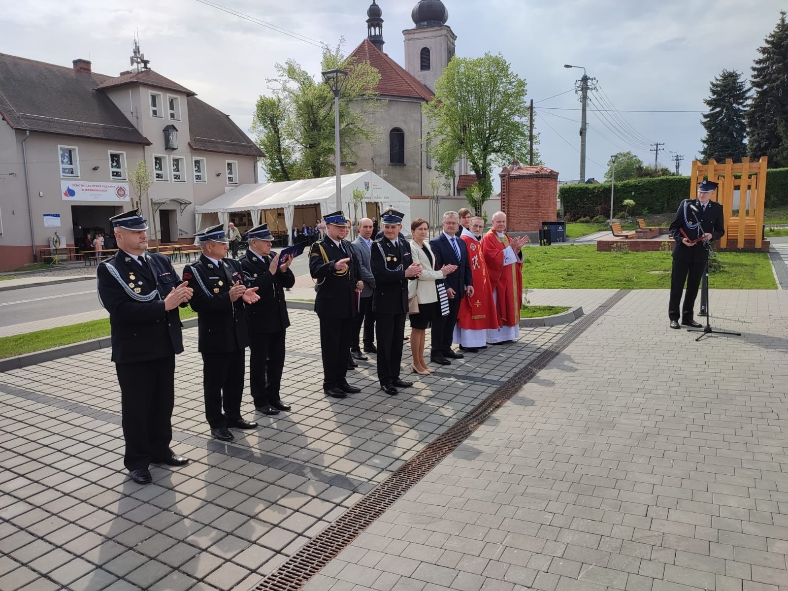 Zdjęcie w galerii na portalu naszraciborz.pl: Strażacki capstrzyk i poświęcenie wozu w Bieńkowicach wiadomości z regionu