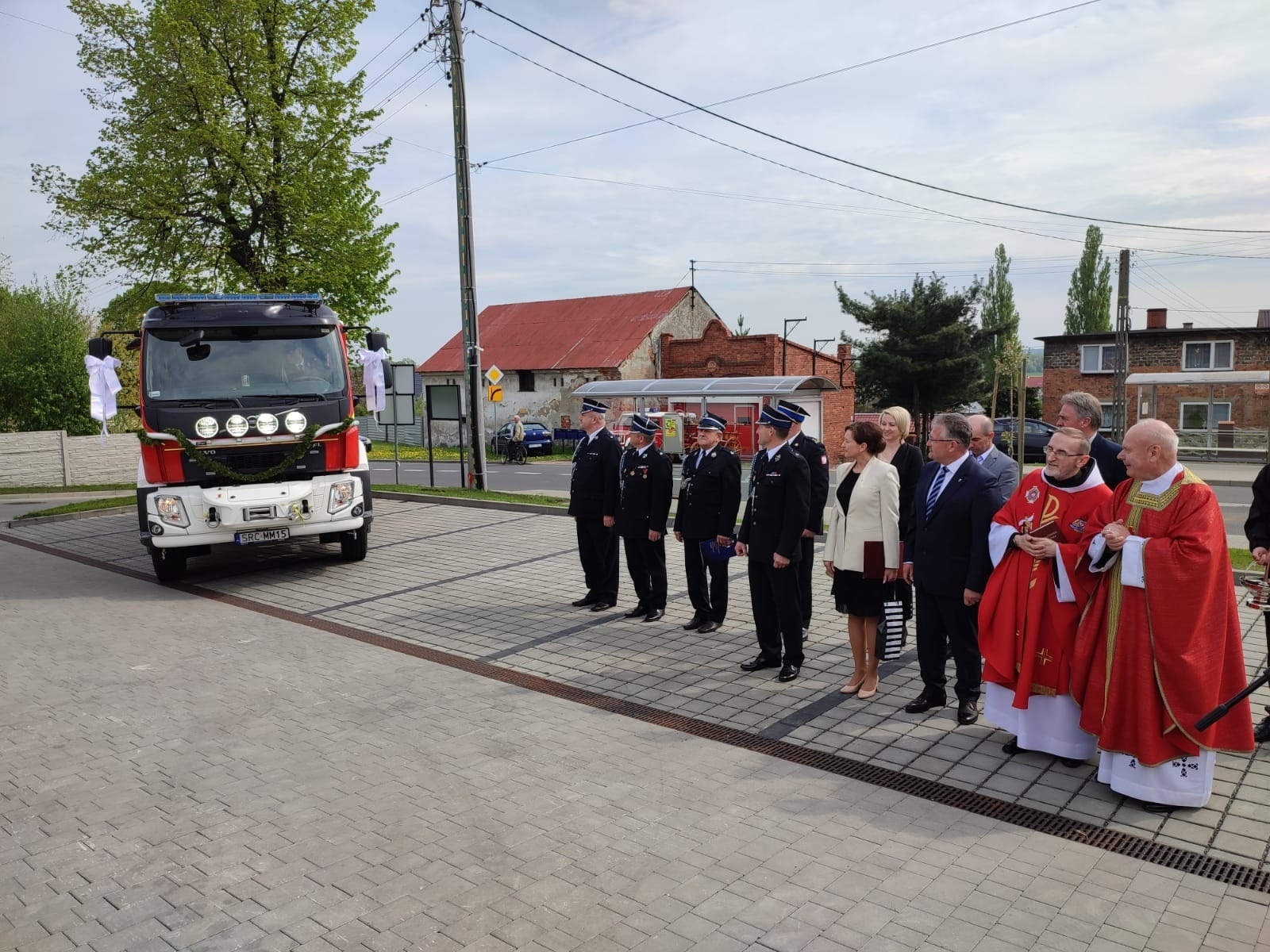 Zdjęcie w galerii na portalu naszraciborz.pl: Strażacki capstrzyk i poświęcenie wozu w Bieńkowicach wiadomości z regionu