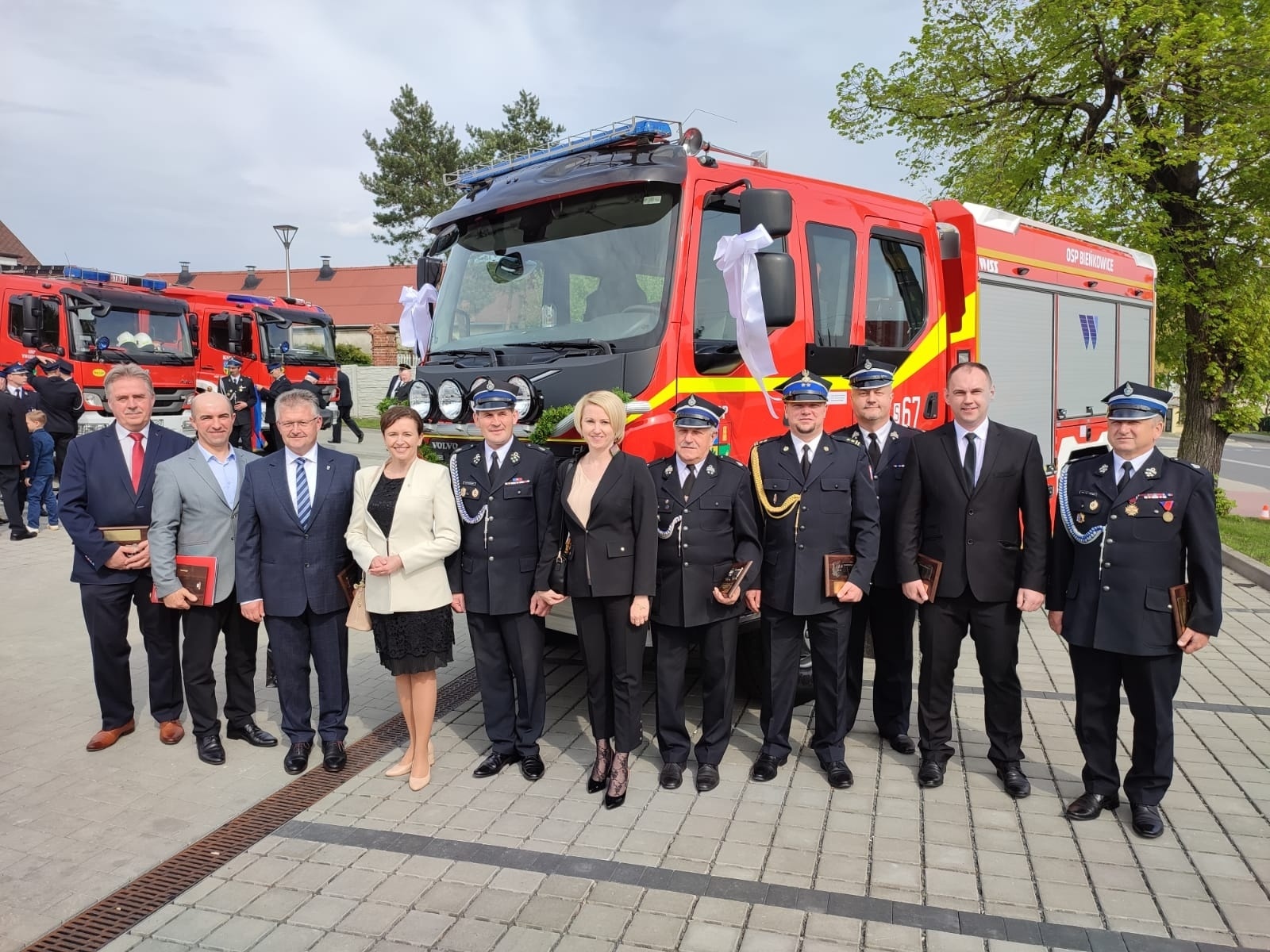 Zdjęcie w galerii na portalu naszraciborz.pl: Strażacki capstrzyk i poświęcenie wozu w Bieńkowicach wiadomości z regionu