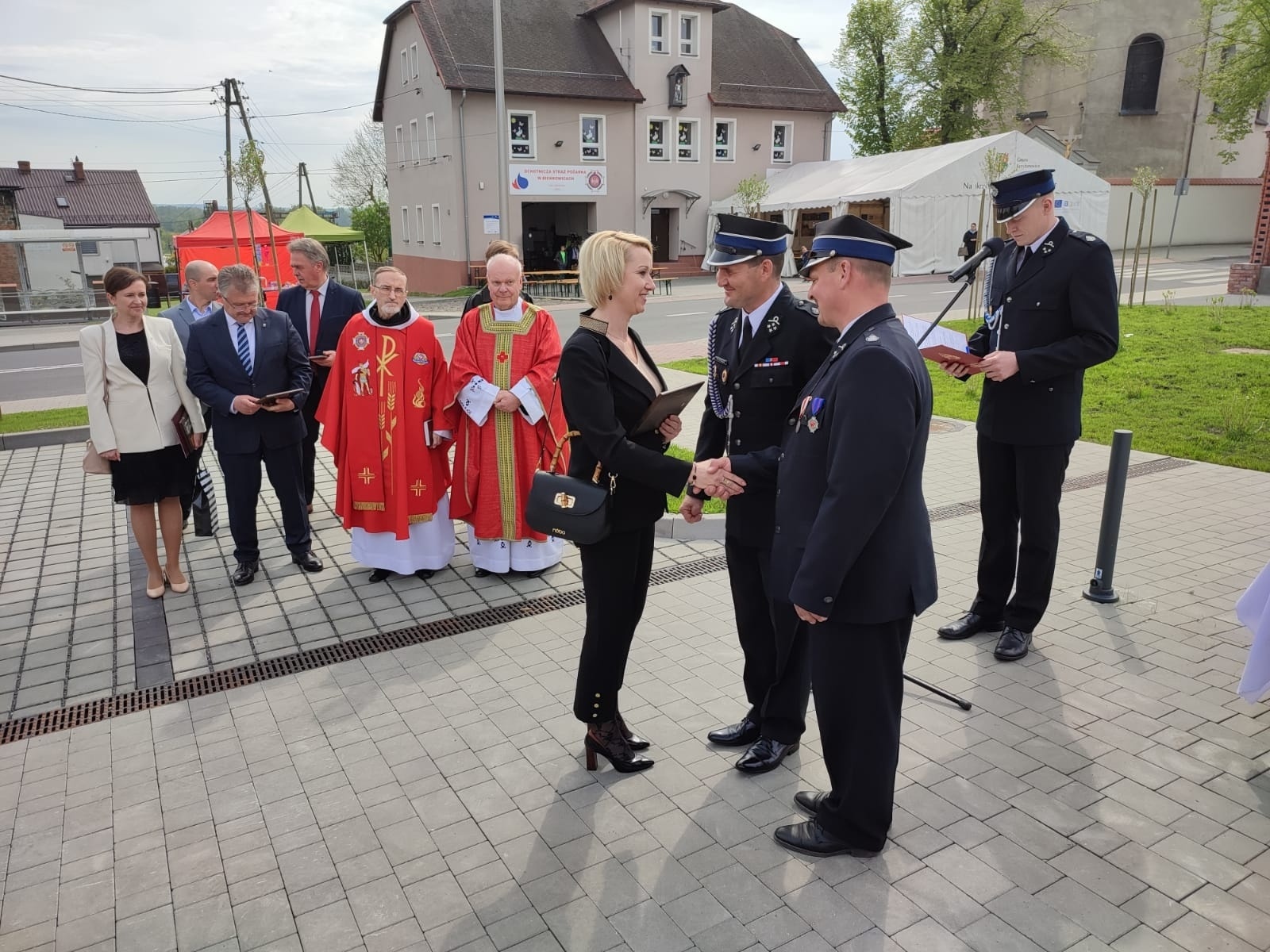 Zdjęcie w galerii na portalu naszraciborz.pl: Strażacki capstrzyk i poświęcenie wozu w Bieńkowicach wiadomości z regionu