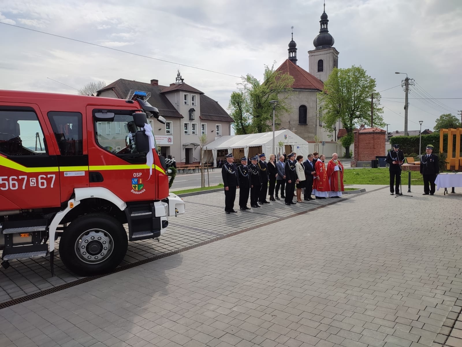 Zdjęcie w galerii na portalu naszraciborz.pl: Strażacki capstrzyk i poświęcenie wozu w Bieńkowicach wiadomości z regionu