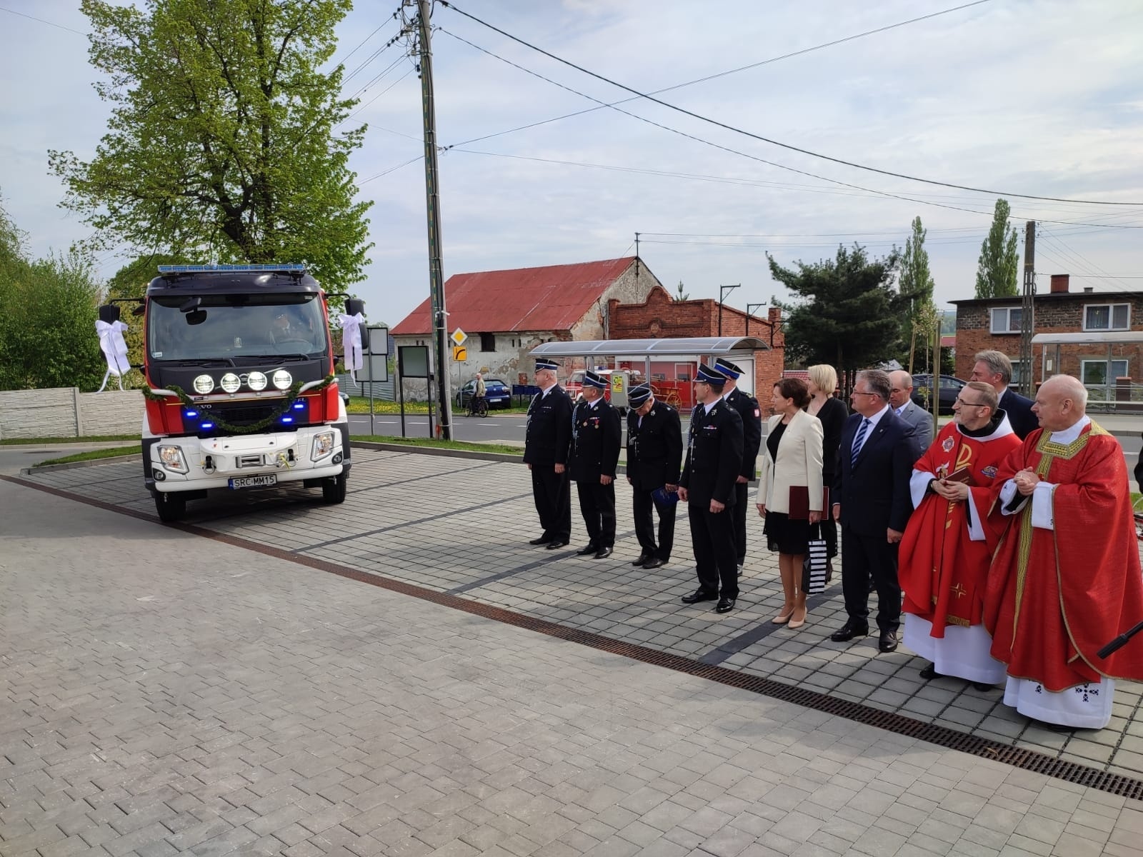 Zdjęcie w galerii na portalu naszraciborz.pl: Strażacki capstrzyk i poświęcenie wozu w Bieńkowicach wiadomości z regionu