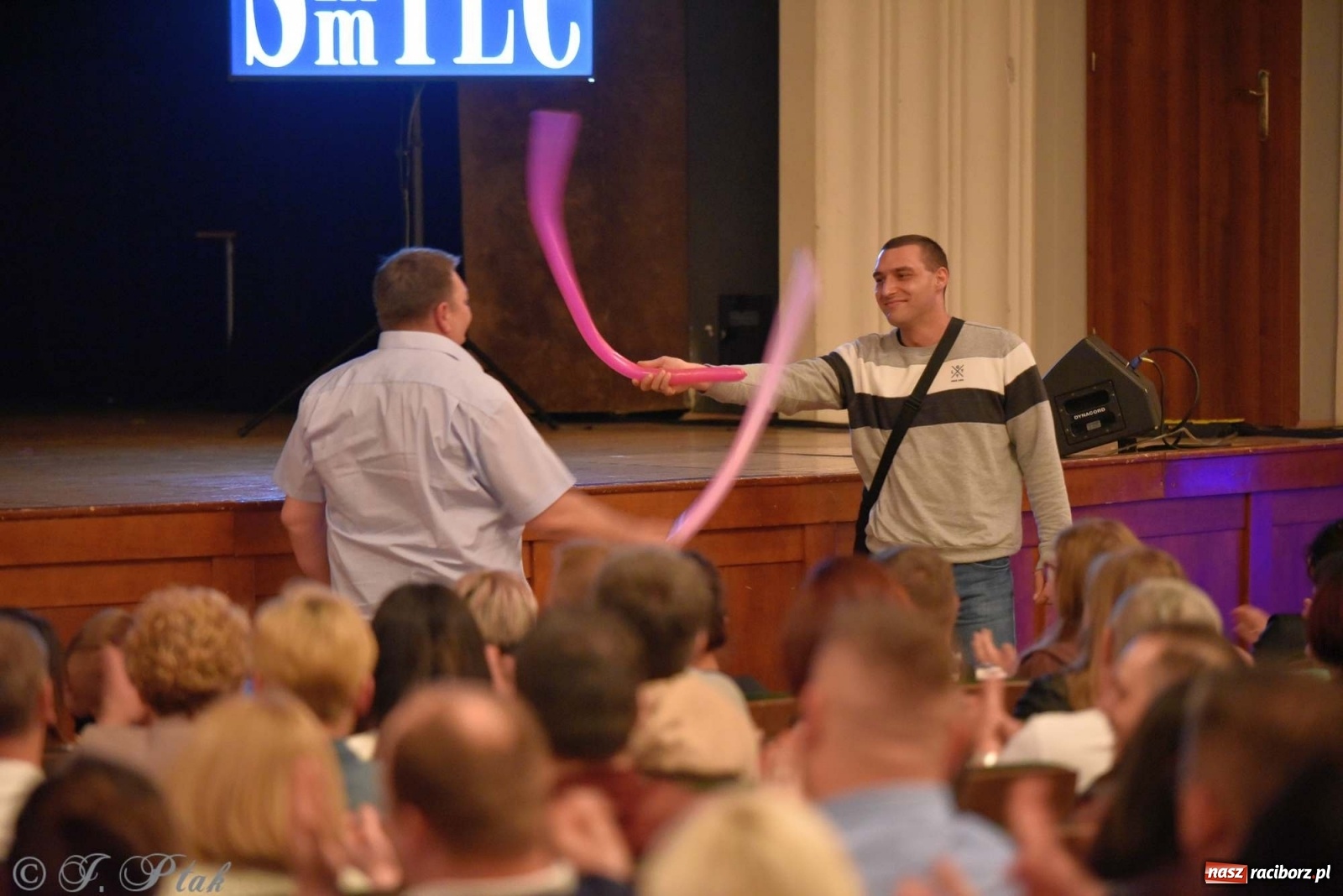 Zdjęcie w galerii na portalu naszraciborz.pl: Kabaret Smile z nowym programem w Raciborzu wiadomości z regionu