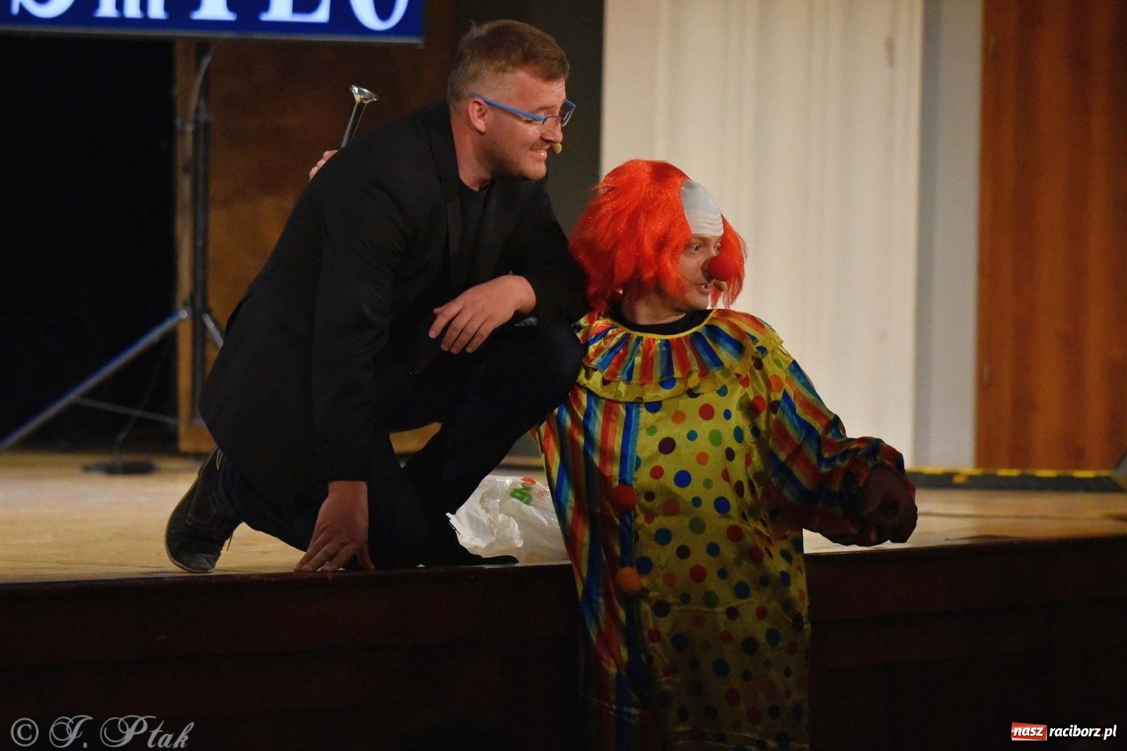 Zdjęcie w galerii na portalu naszraciborz.pl: Kabaret Smile z nowym programem w Raciborzu wiadomości z regionu