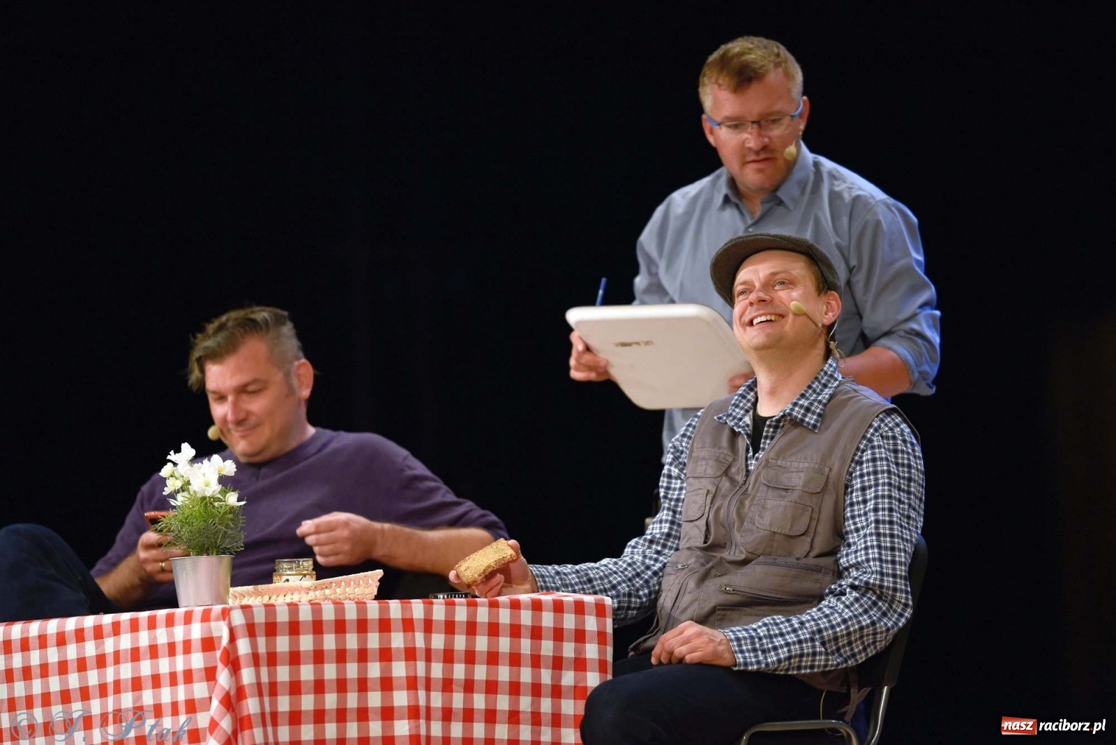 Zdjęcie w galerii na portalu naszraciborz.pl: Kabaret Smile z nowym programem w Raciborzu wiadomości z regionu