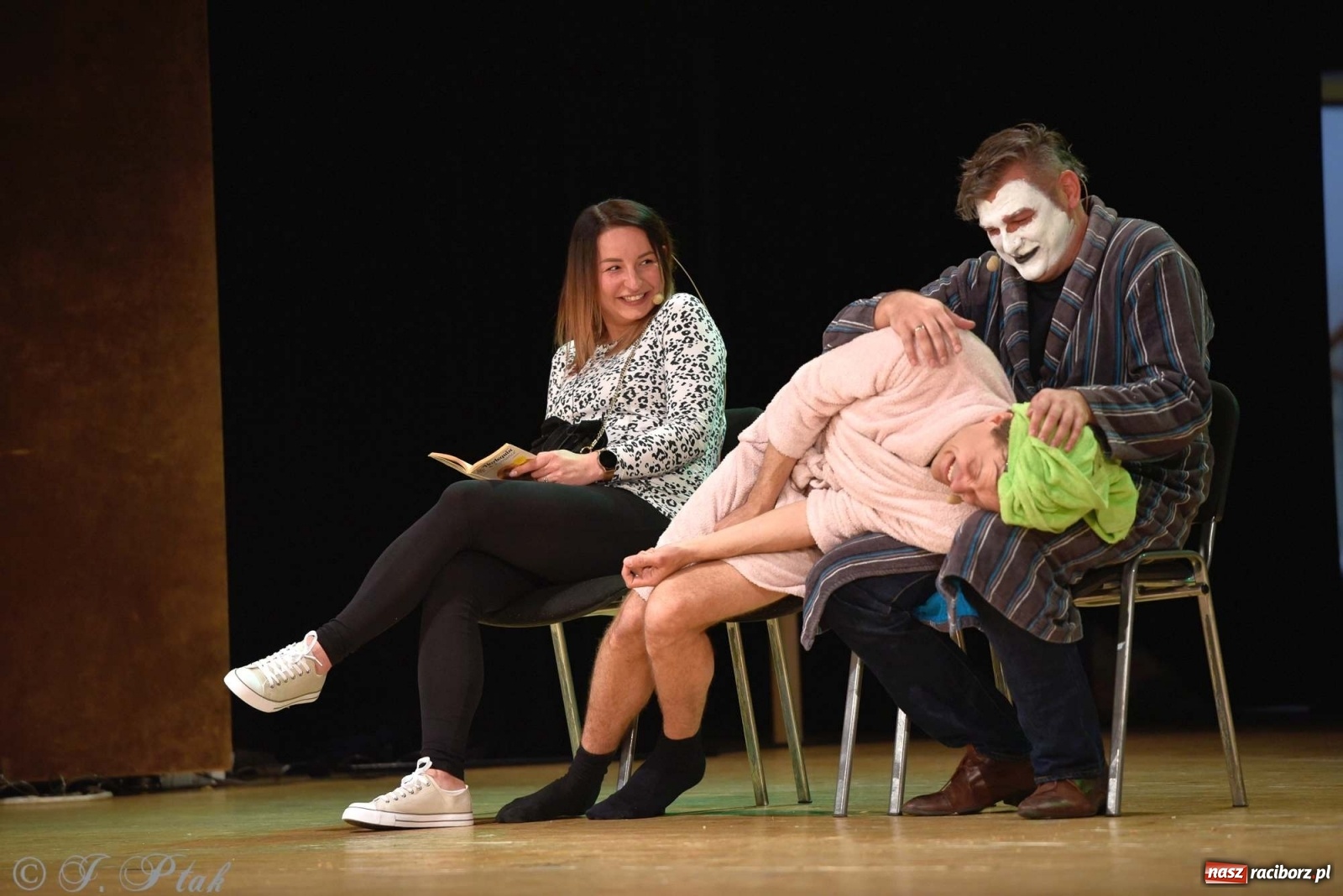 Zdjęcie w galerii na portalu naszraciborz.pl: Kabaret Smile z nowym programem w Raciborzu wiadomości z regionu