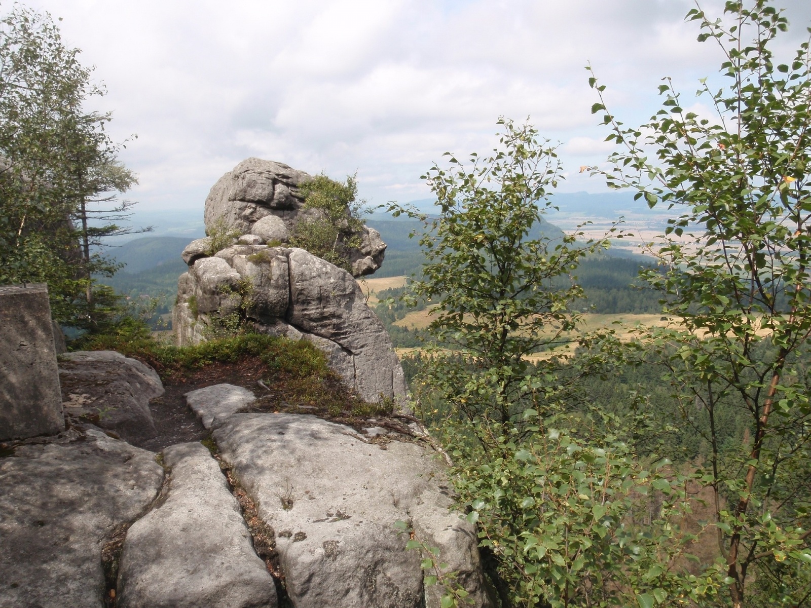 Zdjęcie w galerii na portalu naszraciborz.pl: Złote w maju czy Stołowe w czerwcu? Orinoko zaprasza na Ziemię Kłodzką!  wiadomości z regionu