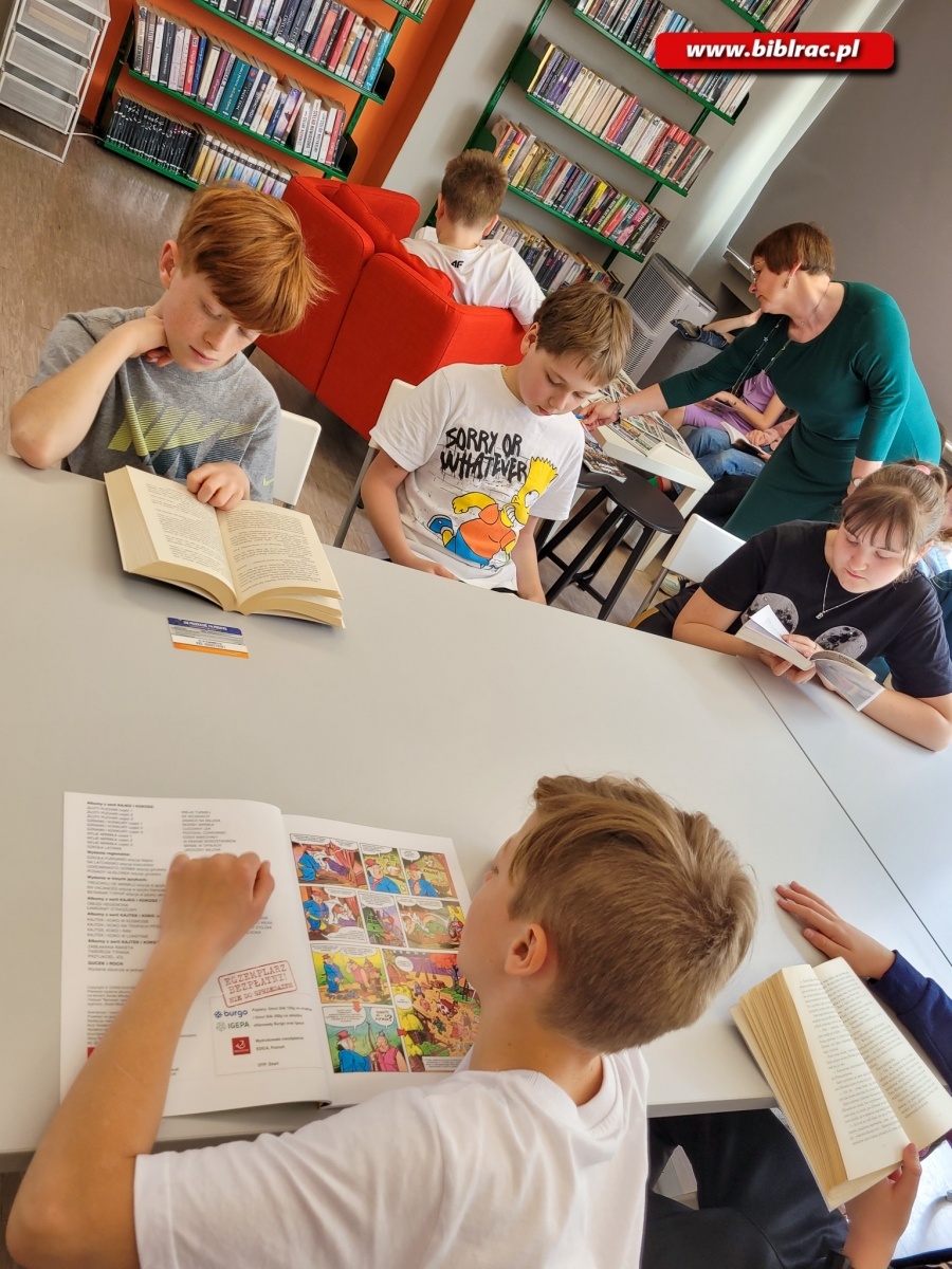 Zdjęcie w galerii na portalu naszraciborz.pl: Maraton Czytelniczy w bibliotece na Żorskiej wiadomości z regionu