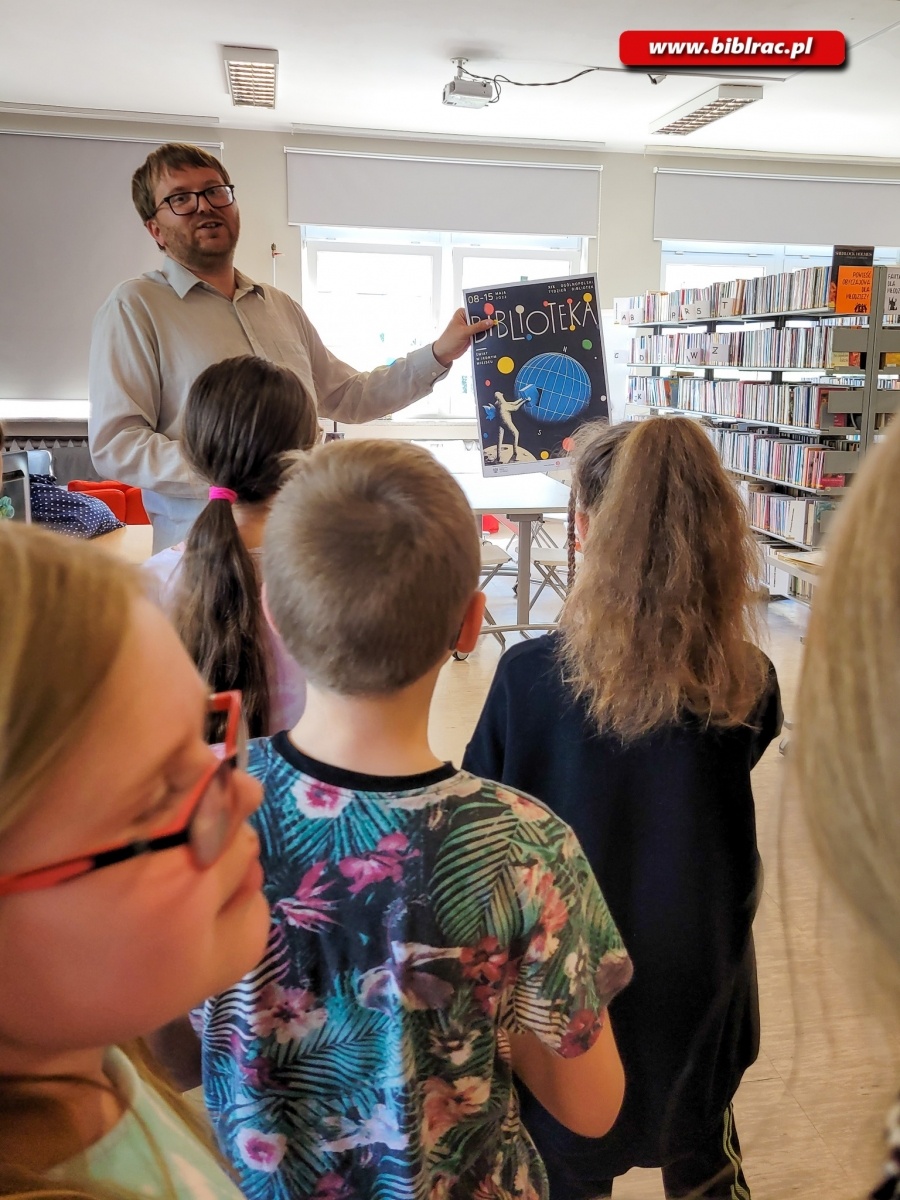 Zdjęcie w galerii na portalu naszraciborz.pl: Maraton Czytelniczy w bibliotece na Żorskiej wiadomości z regionu