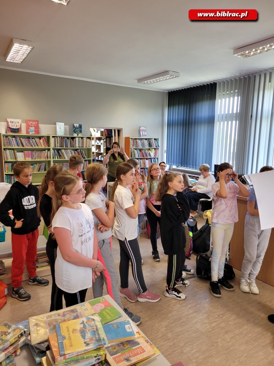 Zdjęcie w galerii na portalu naszraciborz.pl: Maraton Czytelniczy w bibliotece na Żorskiej wiadomości z regionu