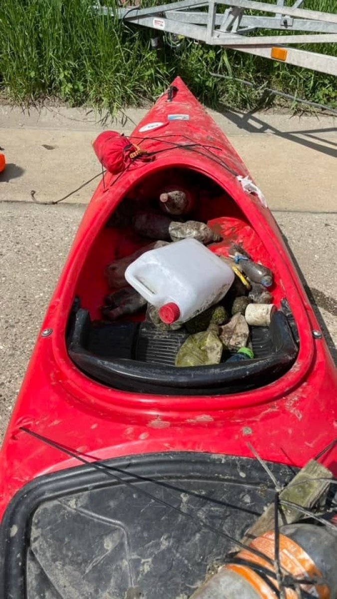 Zdjęcie w galerii na portalu naszraciborz.pl: Pływające śmieciarki na Odrze. Ekologiczna akcja w Raciborzu [FOTO] wiadomości z regionu