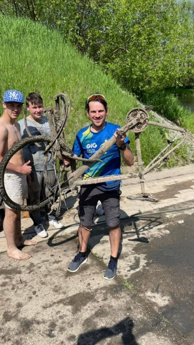 Zdjęcie w galerii na portalu naszraciborz.pl: Pływające śmieciarki na Odrze. Ekologiczna akcja w Raciborzu [FOTO] wiadomości z regionu