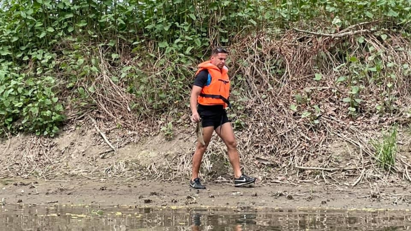 Zdjęcie w galerii na portalu naszraciborz.pl: Pływające śmieciarki na Odrze. Ekologiczna akcja w Raciborzu [FOTO] wiadomości z regionu