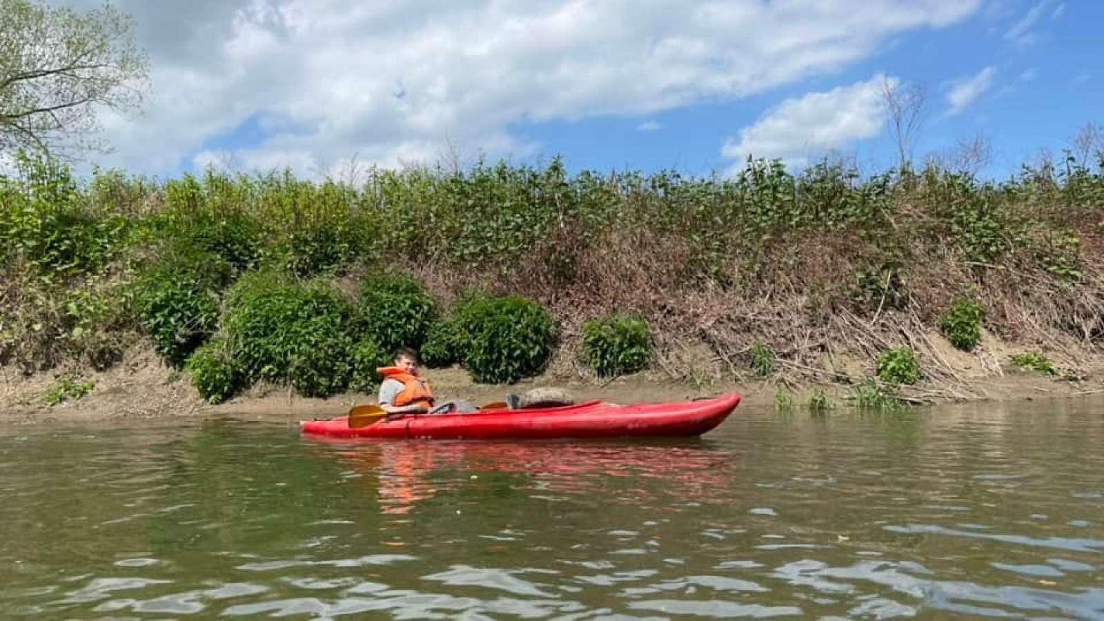 Zdjęcie w galerii na portalu naszraciborz.pl: Pływające śmieciarki na Odrze. Ekologiczna akcja w Raciborzu [FOTO] wiadomości z regionu